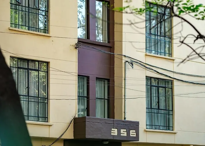 Apartment Cam 203 *